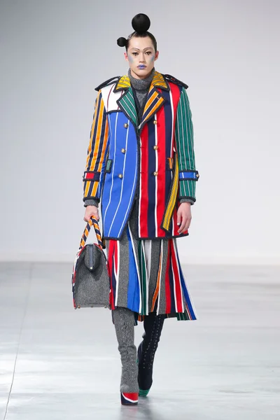 Look 48